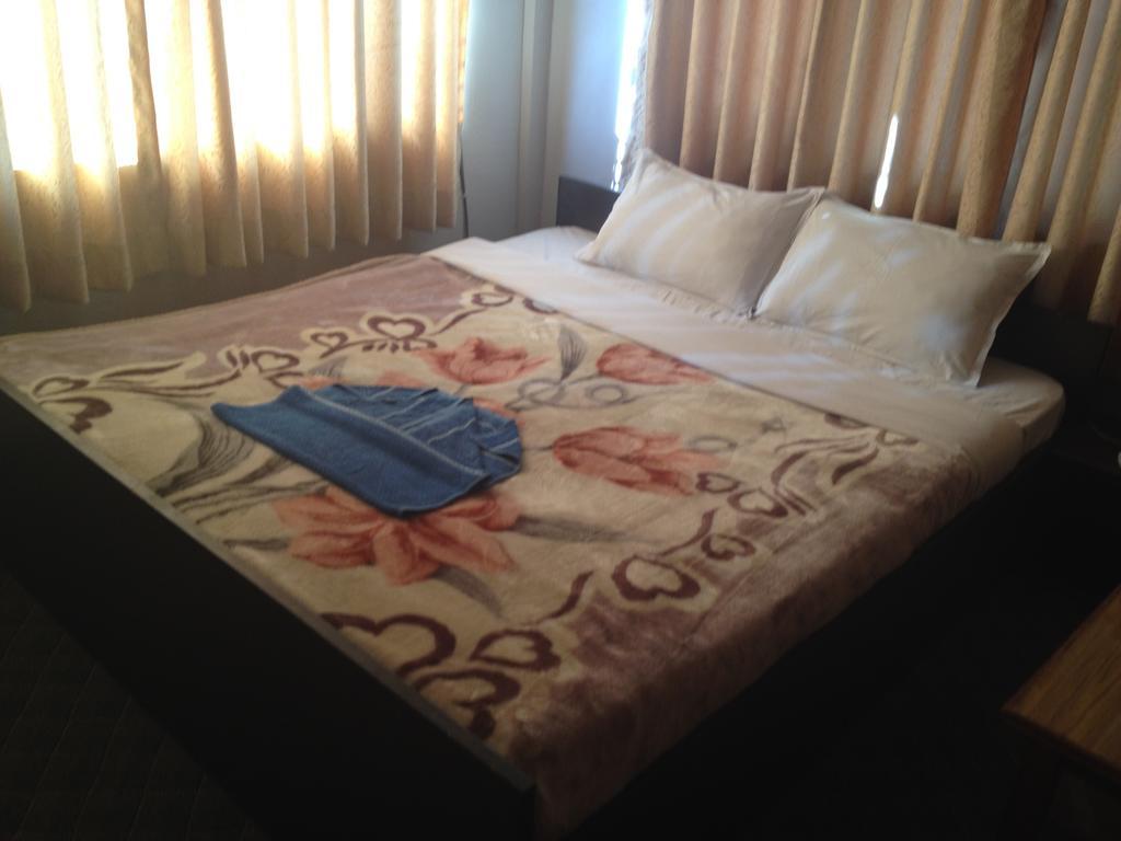 Hotel Aagaman Катманду Екстериор снимка