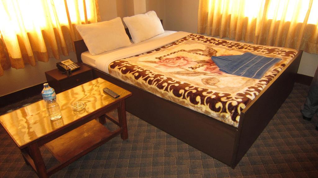 Hotel Aagaman Катманду Екстериор снимка