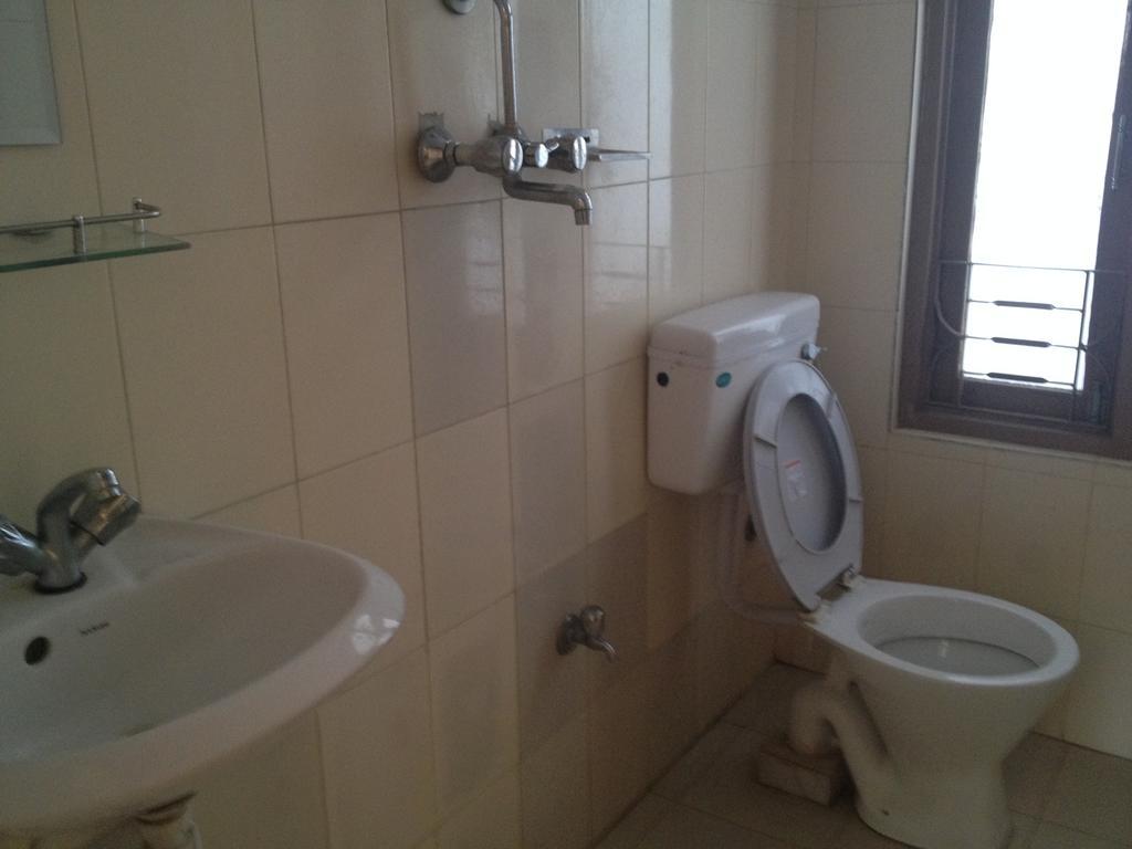 Hotel Aagaman Катманду Екстериор снимка