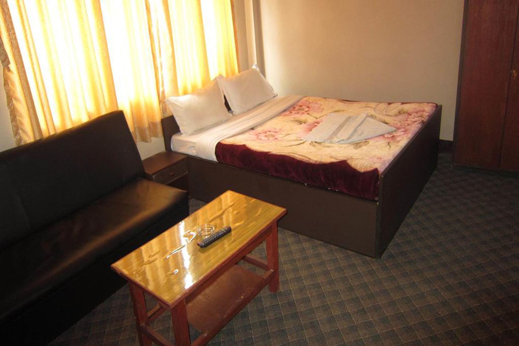 Hotel Aagaman Катманду Екстериор снимка