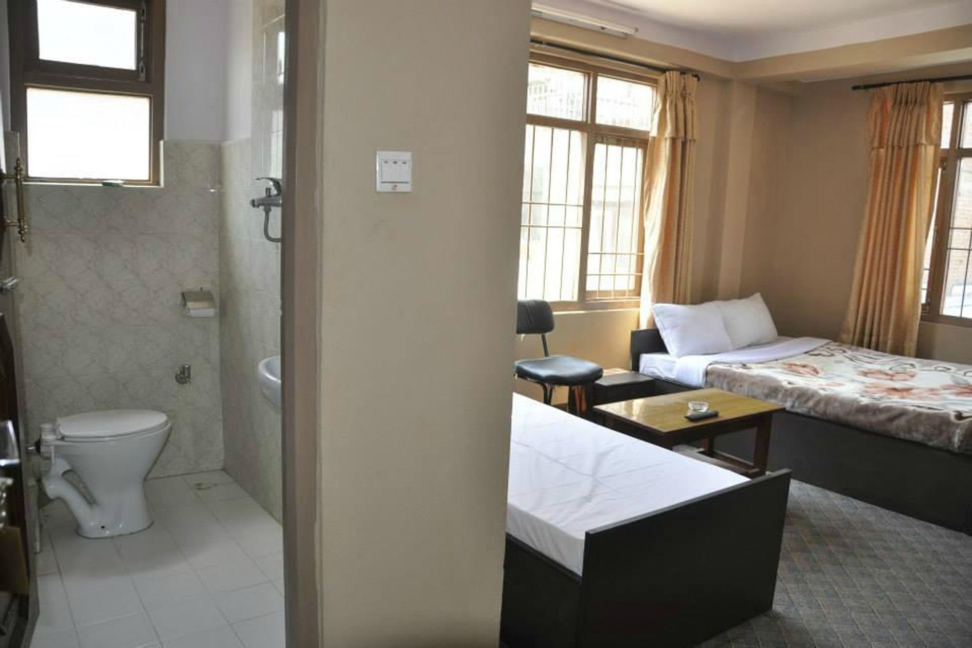 Hotel Aagaman Катманду Екстериор снимка